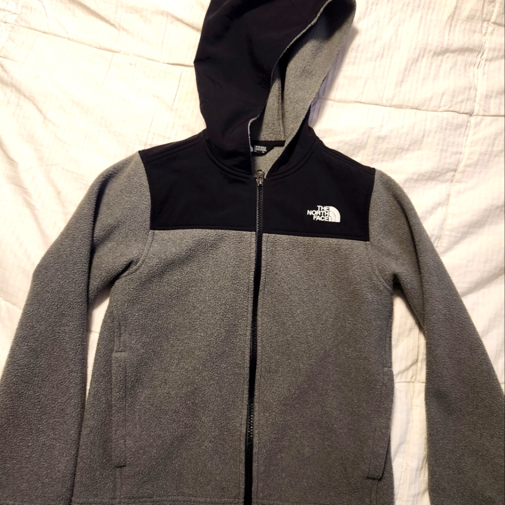 North Face kids hooded jacket Size S 7/8